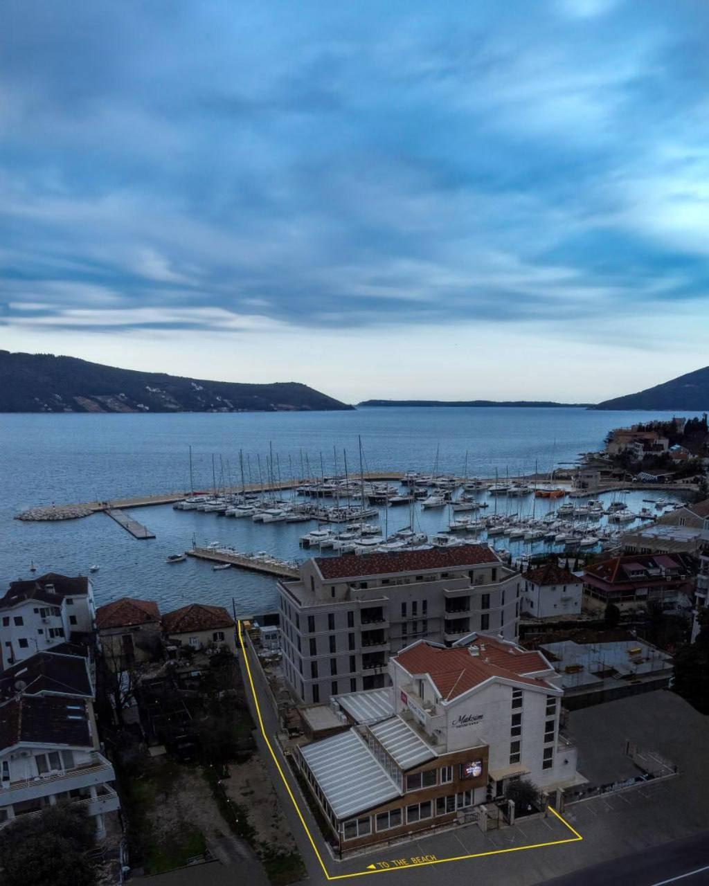 Hotel Maksim Herceg Novi Exterior photo